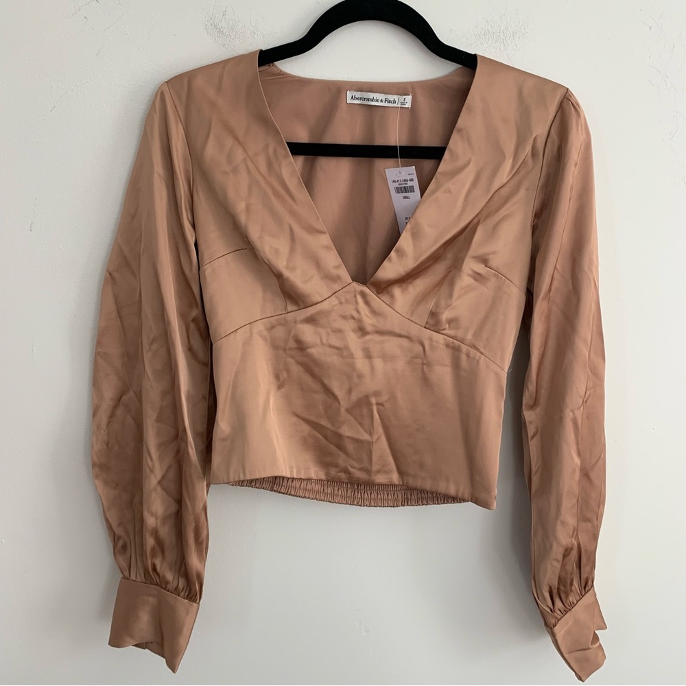Abercrombie & Fitch Gold Long Sleeve Silky Top Size S NWT